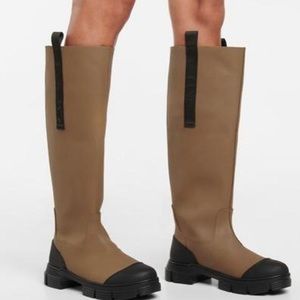 Lightly worn size 38 Ganni rain boots